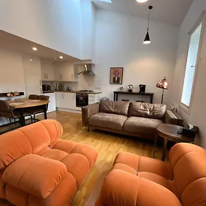 Apartamento 2 Bed 2 Bath With Private Parking, Edimburgo