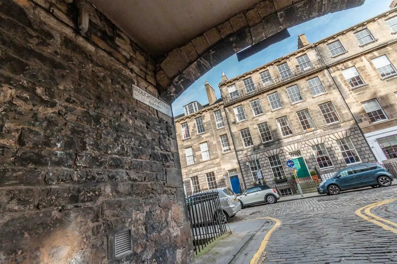 No. 2 In The Lane Villa Edinburgh 0*,  United Kingdom